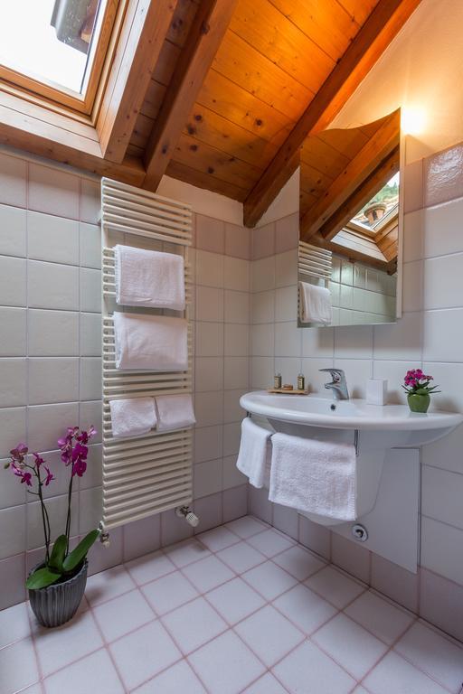 Appartamenti La Villa & Spa โกโม ภายนอก รูปภาพ
